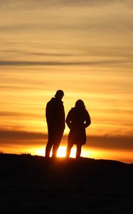 Preview wallpaper couple, silhouettes, outlines, sunset, dark