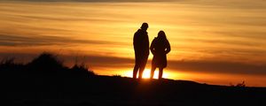 Preview wallpaper couple, silhouettes, outlines, sunset, dark