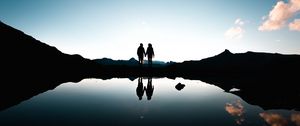 Preview wallpaper couple, silhouettes, reflection, sunset
