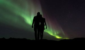 Preview wallpaper couple, silhouettes, starry sky