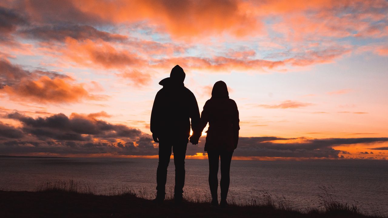 Wallpaper couple, silhouettes, sunset, sky