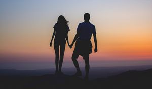 Preview wallpaper couple, silhouettes, sunset, love, horizon