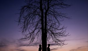 Preview wallpaper couple, silhouettes, tree