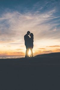 Preview wallpaper couple, sunset, love, tenderness