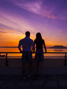 Preview wallpaper couple, sunset, sea, sky