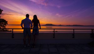 Preview wallpaper couple, sunset, sea, sky