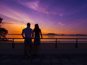 Preview wallpaper couple, sunset, sea, sky