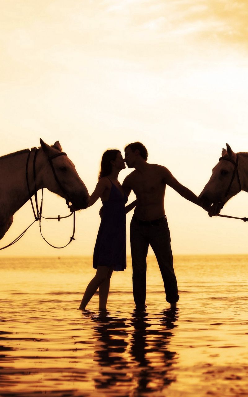 Download wallpaper 800x1280 couple, sunset, sea, tenderness, horses,  romance samsung galaxy note gt-n7000, meizu mx2 hd background