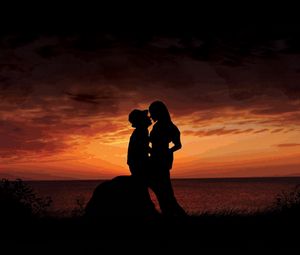 Preview wallpaper couple, sunset, silhouette, arms, stone