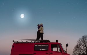 Preview wallpaper couple, van, moon, hugs, kiss, love