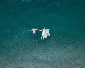 Preview wallpaper couple, water, aerial view, romance, love