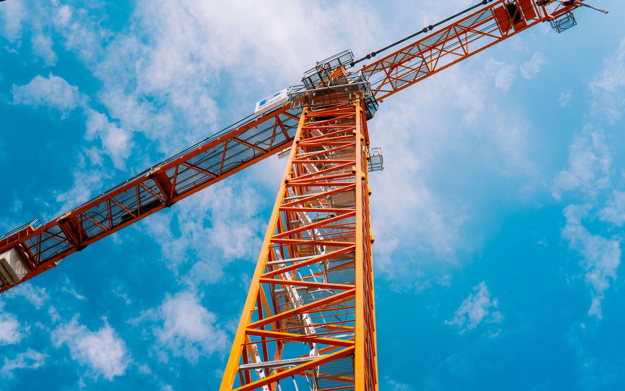 1280x800 Wallpaper crane, construction, clouds, sky, height
