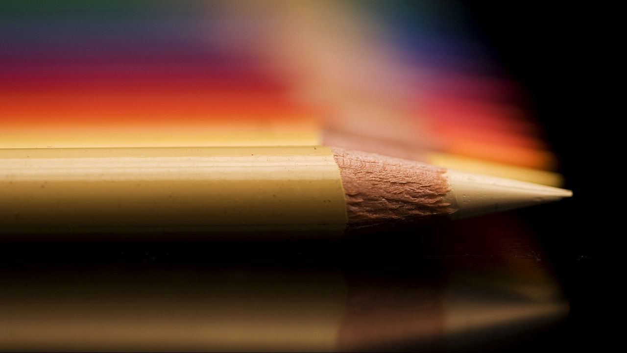 Wallpaper crayons, edge, blurring