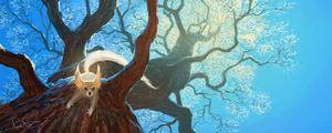 Preview wallpaper creature, tree, crawl, trunk, animal