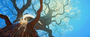 Preview wallpaper creature, tree, crawl, trunk, animal