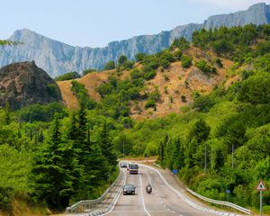 Preview wallpaper crimea, road, mountains, trees