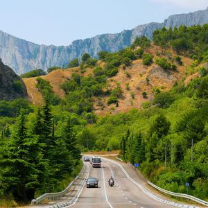 Preview wallpaper crimea, road, mountains, trees