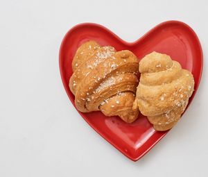 Preview wallpaper croissant, pastries, dessert, plate, heart