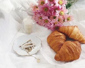 Preview wallpaper croissants, flowers, jewelry, aesthetics