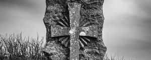 Preview wallpaper cross, stone, grass, bw