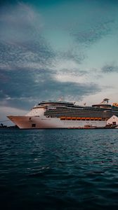 Preview wallpaper cruise ship, ship, sea, water