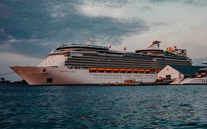 Preview wallpaper cruise ship, ship, sea, water