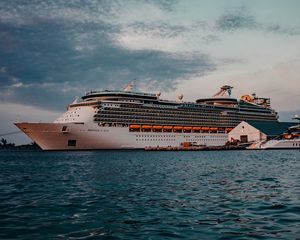 Preview wallpaper cruise ship, ship, sea, water