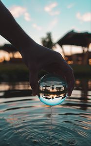 Preview wallpaper crystal ball, ball, hand, water