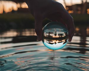 Preview wallpaper crystal ball, ball, hand, water