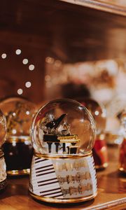 Preview wallpaper crystal ball, piano, new year, christmas, toy