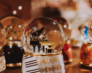 Preview wallpaper crystal ball, piano, new year, christmas, toy