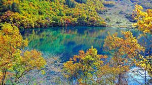 Preview wallpaper crystalline turquoise lake, jiuzhaigou national park, china