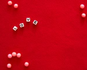 Preview wallpaper cubes, beads, love, word, red