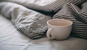 Preview wallpaper cup, bed, white, morning