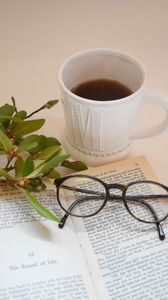 Preview wallpaper cup, book, glasses