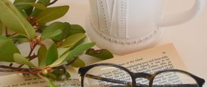 Preview wallpaper cup, book, glasses