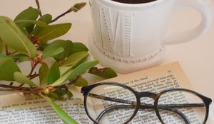 Preview wallpaper cup, book, glasses
