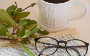 Preview wallpaper cup, book, glasses
