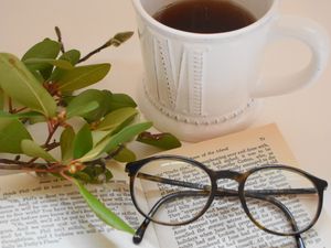 Preview wallpaper cup, book, glasses