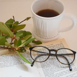 Preview wallpaper cup, book, glasses