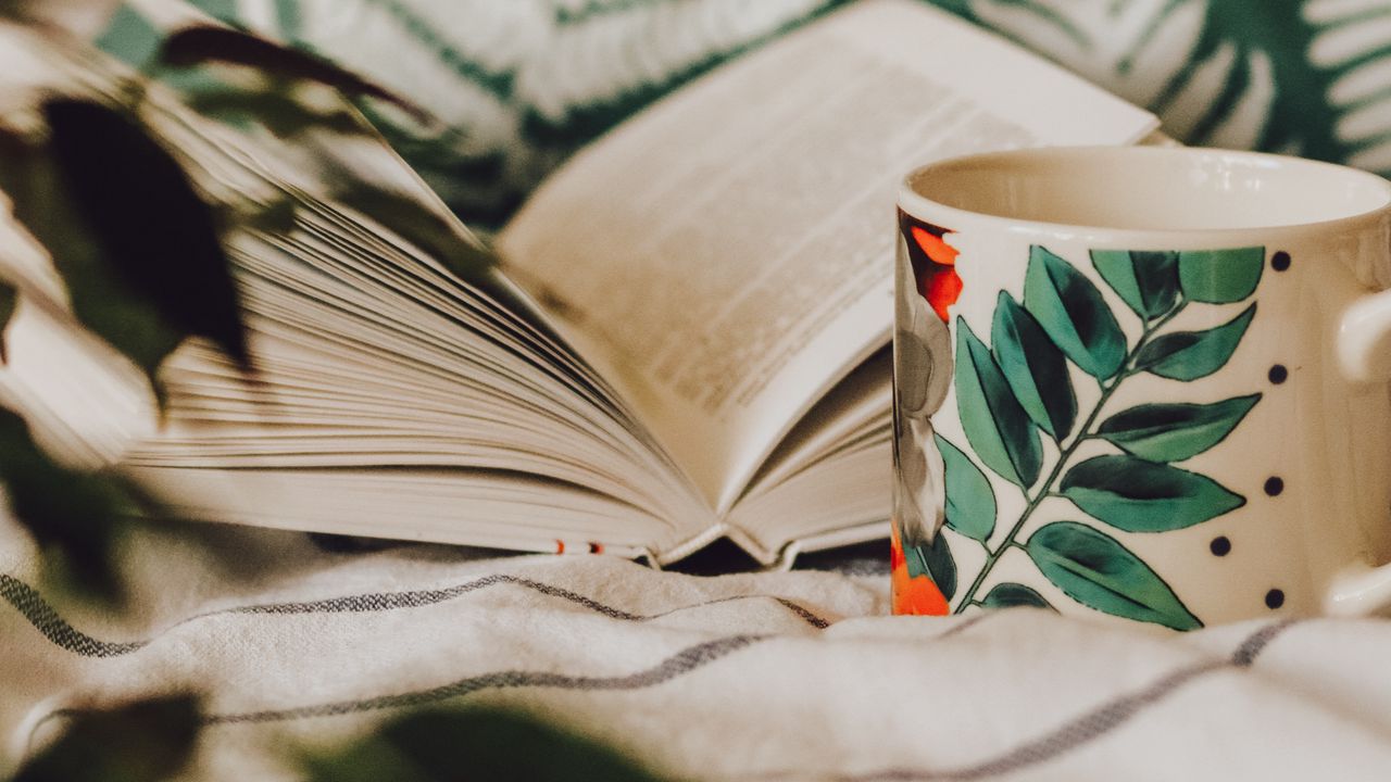 Wallpaper cup, book, pattern