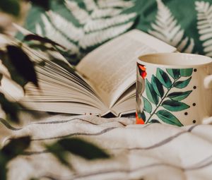 Preview wallpaper cup, book, pattern