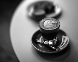 Preview wallpaper cup, coffee, blur, bw