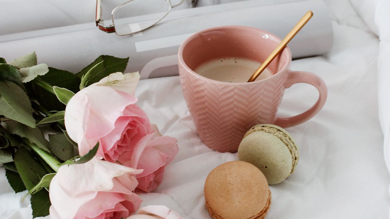Wallpaper cup, coffee, cookies, flowers, roses, pink
