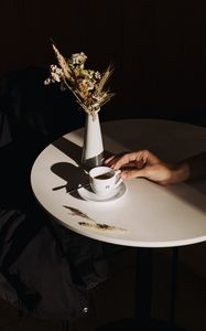 Preview wallpaper cup, coffee, hand, bouquet, room