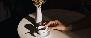 Preview wallpaper cup, coffee, hand, bouquet, room