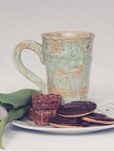 Preview wallpaper cup, cookies, cakes, tulips