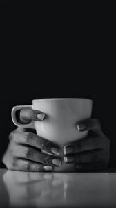 Preview wallpaper cup, drink, hands, bw