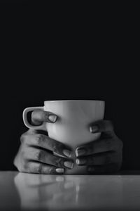 Preview wallpaper cup, drink, hands, bw