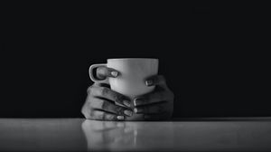 Preview wallpaper cup, drink, hands, bw